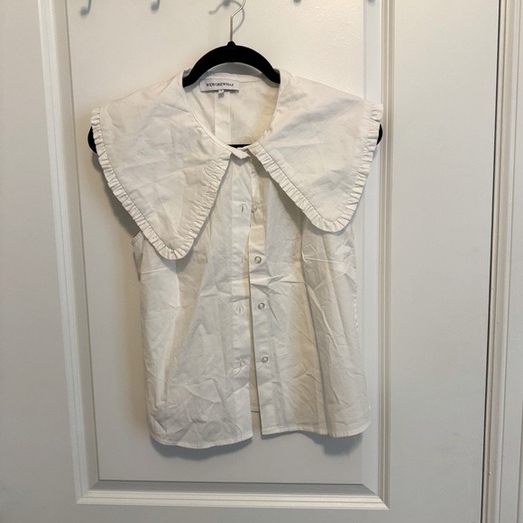 WeWoreWhat Collared Sleeveless Button Up - Picture 1 of 4